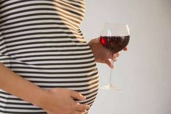Можно ли выпивать вино при беременности