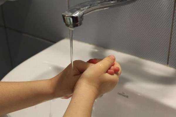 Мытье руки