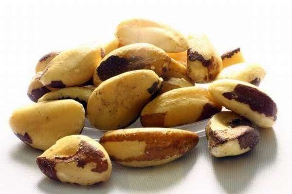 Чищенные орехи